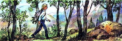 девочка с рюкзаком идет по лесу
