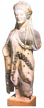Кора, мрамор, около 420 до н. э. Такие фигурки девушек горожане приносили как дар в святилище богини Афины.