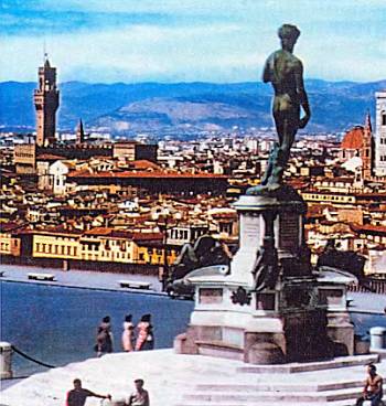 Сейчас на площади Синьории во Флоренции стоит точная копия Давида Микеланджело, а подлинник хранится в одном из музеев Флоренции. Базари считал, что эта статуя «отняла славу у всех статуй, современных и античных…»